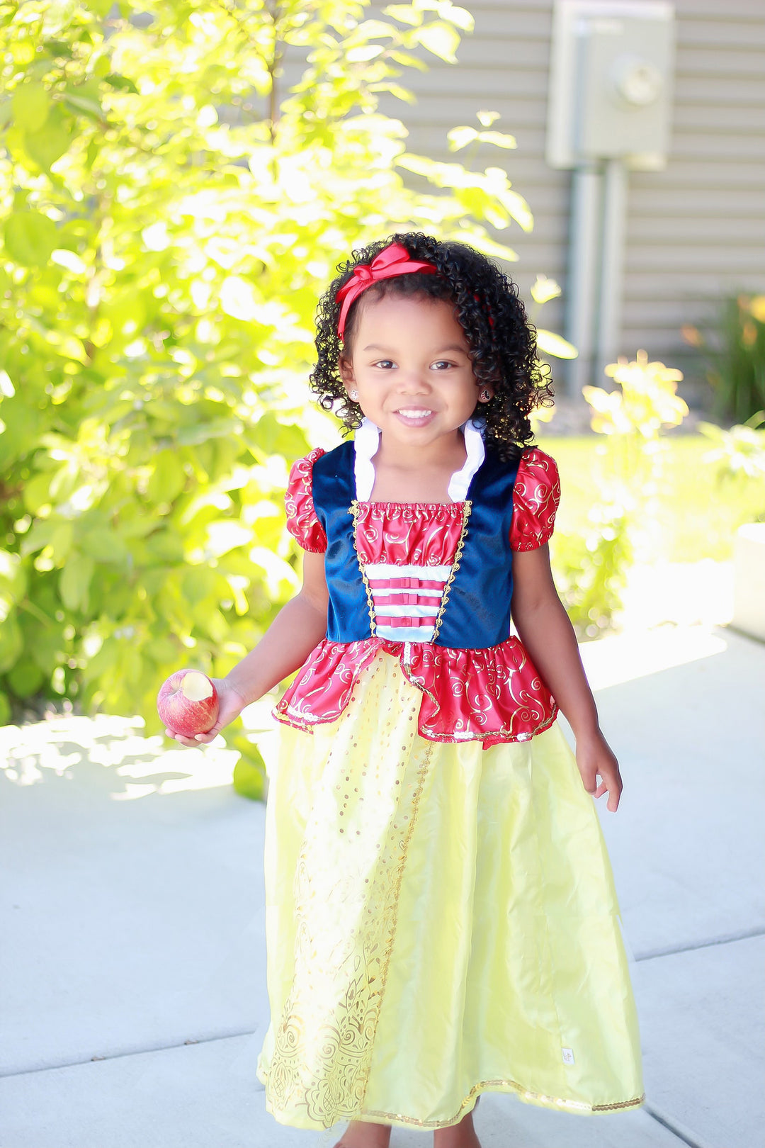 Little Adventures Girls' Snow White Dress - L Little Adventures Girls' Snow White Dress - L