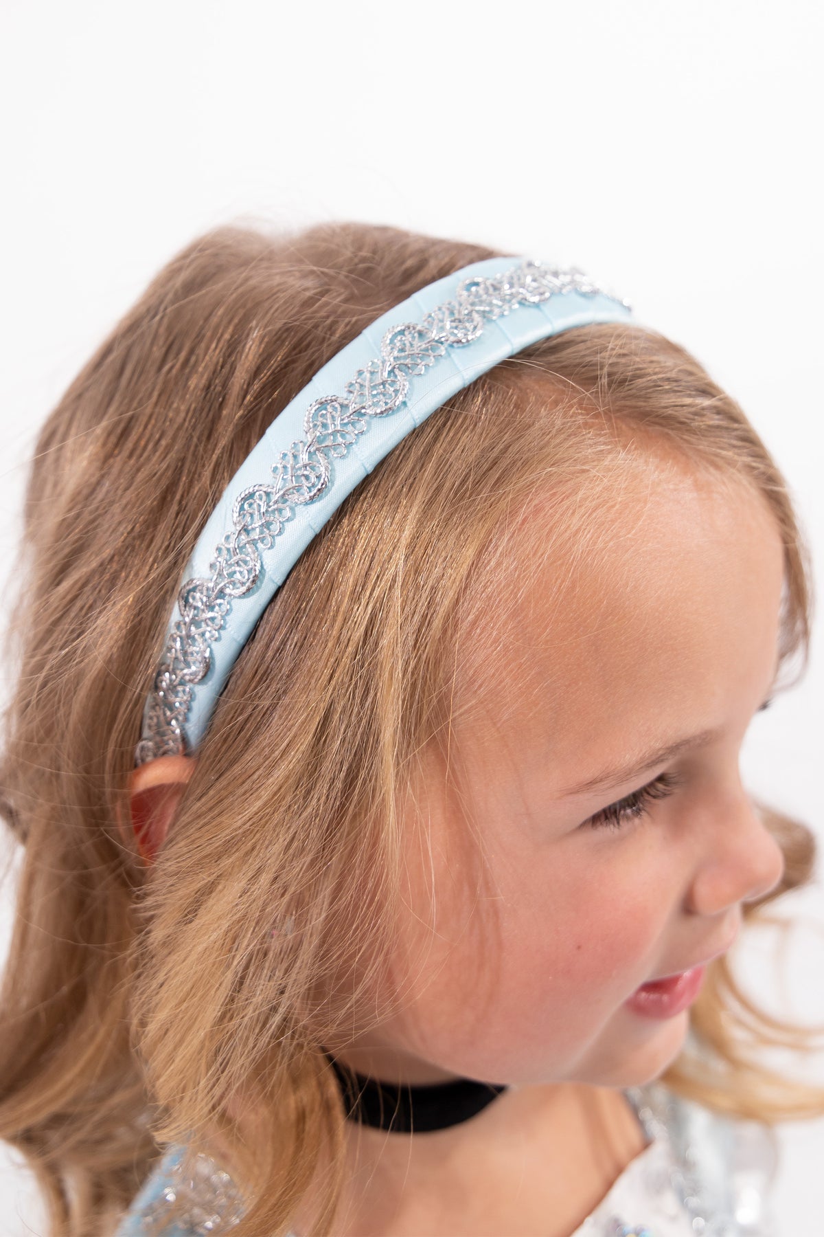 Easy hairstyle for your little Cinderella 🎀 #cinderella#hairstyle#hai... |  TikTok